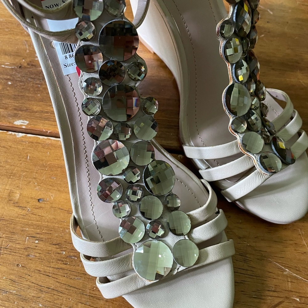 New Vince Camuto Sandals 6 Slingback  Wedge Beige Gold Metallic Jeweled Heels